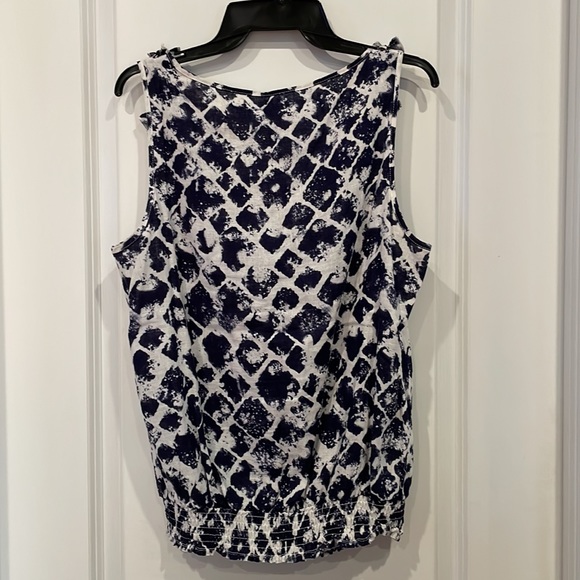Ladies navy blue and white printed tank. - Picture 4 of 4